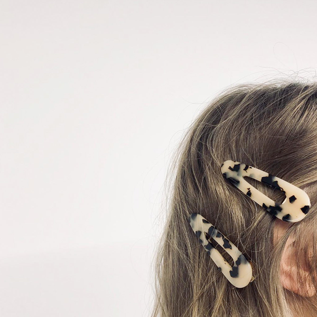 Tortoiseshell brown hair clips