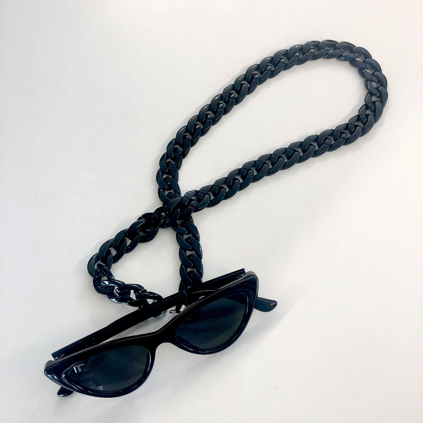 Sunglasses black chain